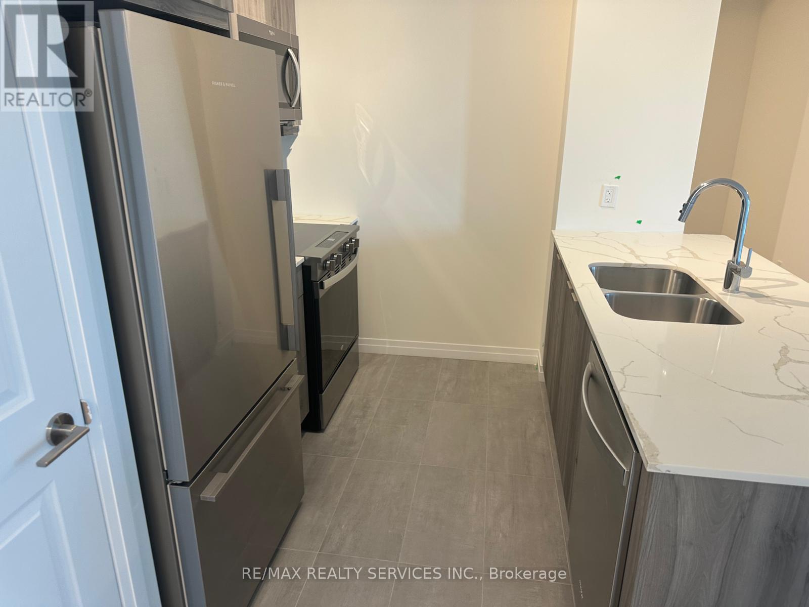 2305 - 15 Watergarden Drive, Mississauga, Ontario  L5R 0G8 - Photo 4 - W12465245