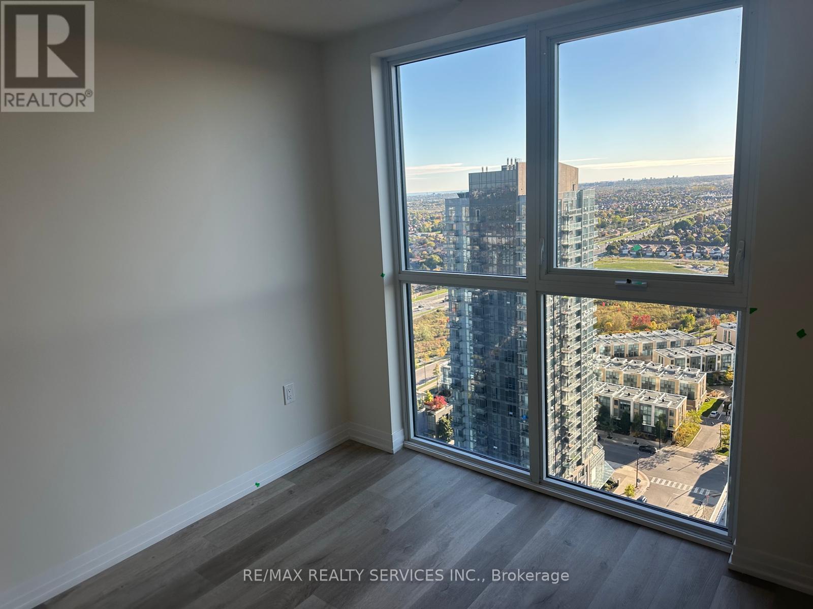 2305 - 15 Watergarden Drive, Mississauga, Ontario  L5R 0G8 - Photo 8 - W12465245