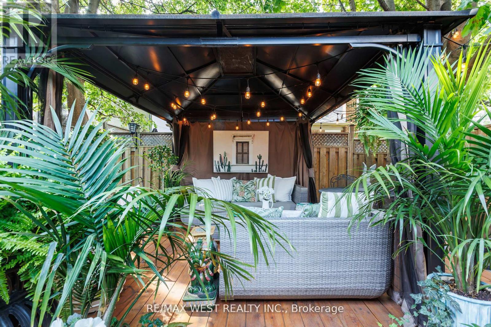 12 Brentwood Road S, Toronto (Stonegate-Queensway), Ontario  M8Z 3N2 - Photo 20 - W12465246