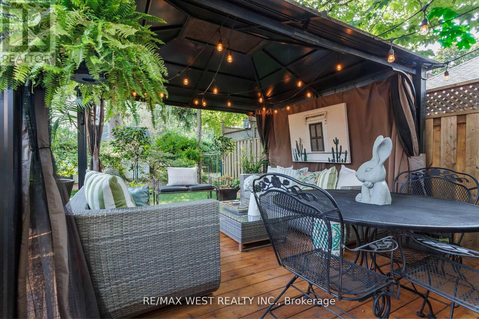 12 Brentwood Road S, Toronto (Stonegate-Queensway), Ontario  M8Z 3N2 - Photo 21 - W12465246