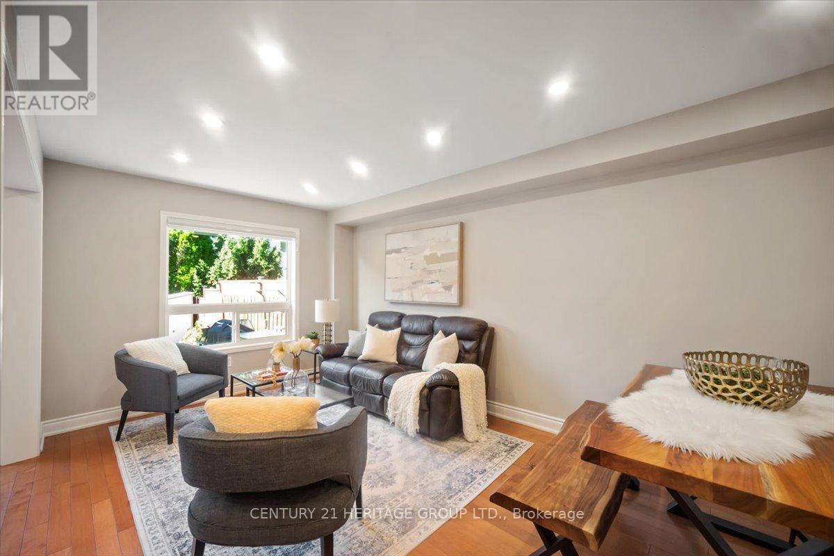 3954 Coachman Circle, Mississauga (Churchill Meadows), Ontario  L5M 6R3 - Photo 12 - W12465253