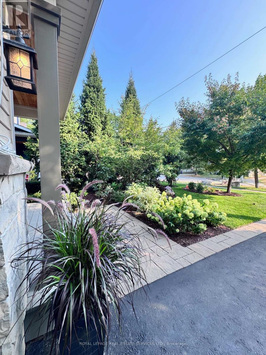 437 Inglehart Street N, Oakville (Oo Old Oakville), Ontario  L6J 3J5 - Photo 2 - W12465279