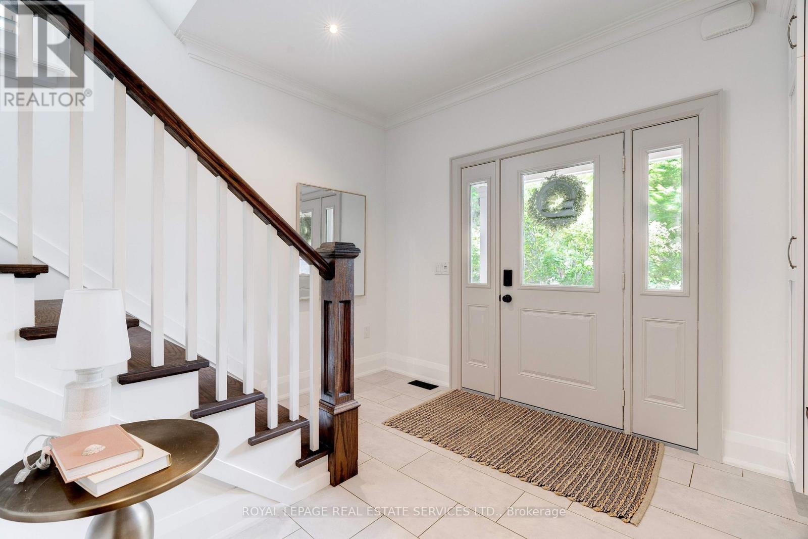 437 Inglehart Street N, Oakville (Oo Old Oakville), Ontario  L6J 3J5 - Photo 4 - W12465279