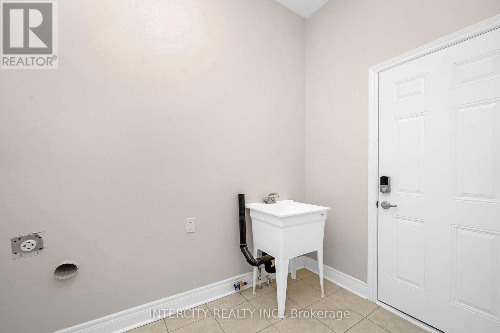 23 Kessler Drive, Brampton, Ontario  L6R 4G2 - Photo 15 - W12465282