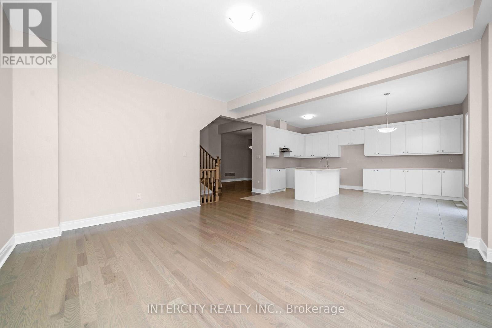 23 Kessler Drive, Brampton, Ontario  L6R 4G2 - Photo 8 - W12465282