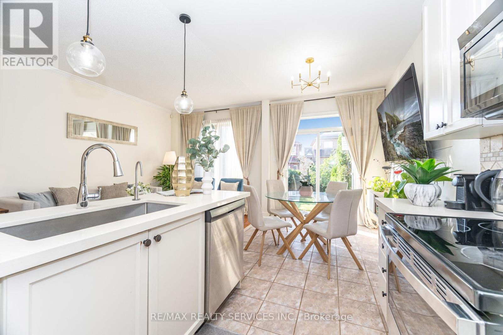 12 Rainy Dale Road, Brampton, Ontario  L6V 4S7 - Photo 17 - W12465290