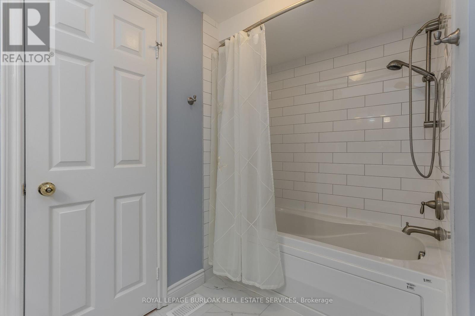 5 - 2390 Woodward Avenue, Burlington (Brant), Ontario  L7R 1T9 - Photo 15 - W12465293