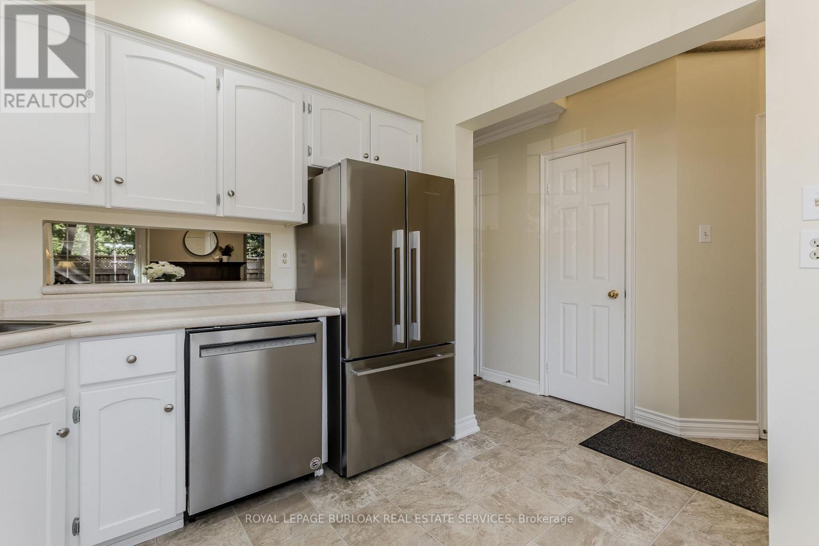 5 - 2390 Woodward Avenue, Burlington (Brant), Ontario  L7R 1T9 - Photo 7 - W12465293