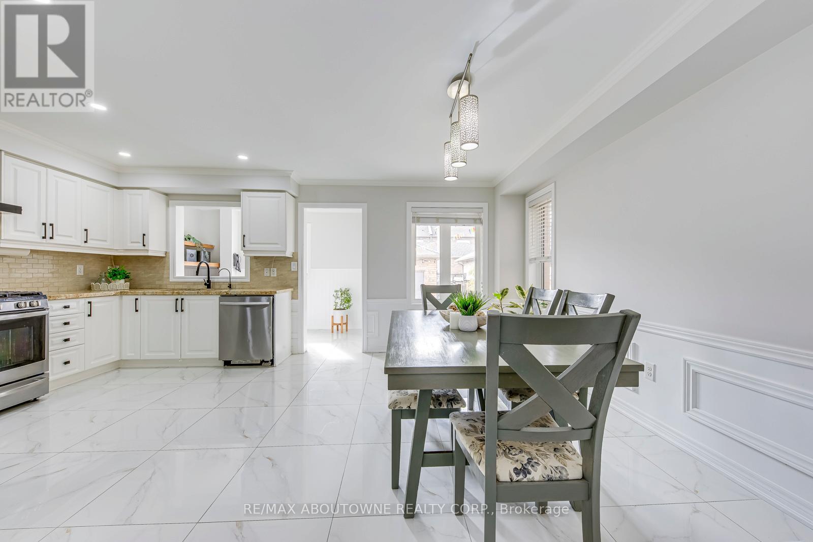 3100 Robert Brown Boulevard, Oakville, Ontario  L6M 4L7 - Photo 10 - W12465318