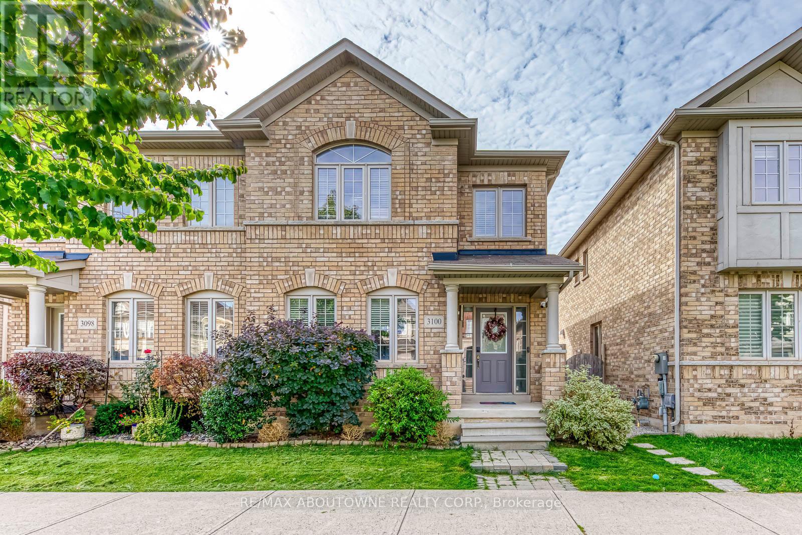 3100 Robert Brown Boulevard, Oakville, Ontario  L6M 4L7 - Photo 2 - W12465318