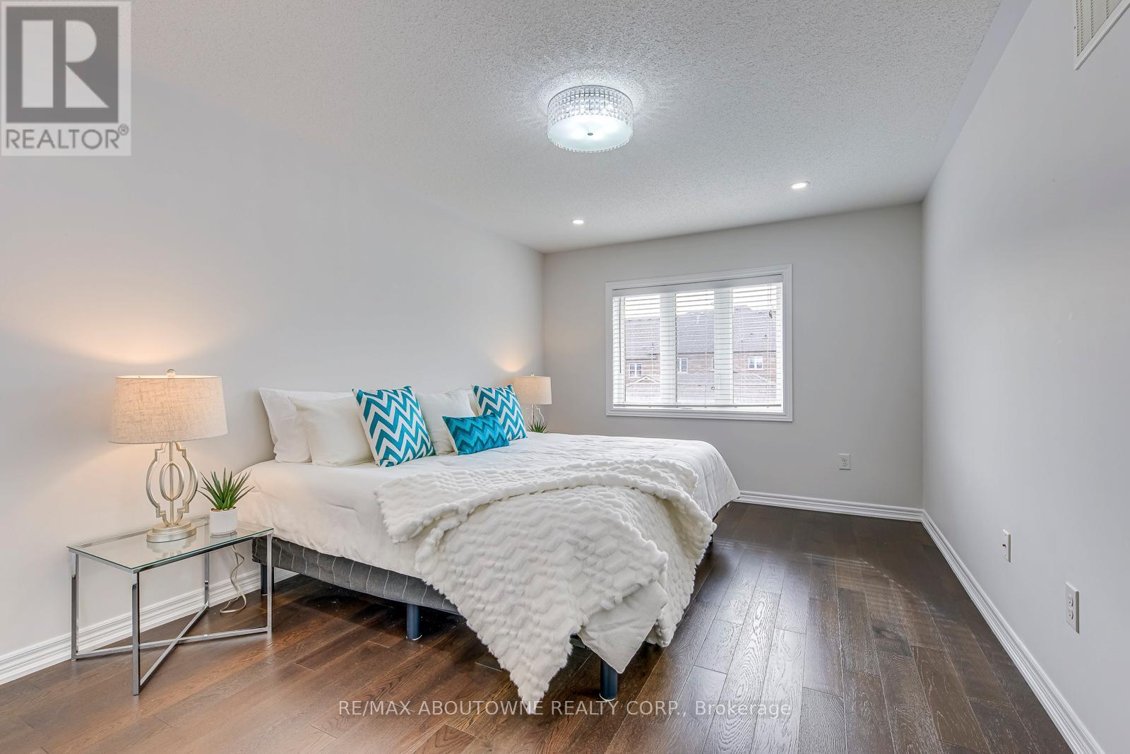 3100 Robert Brown Boulevard, Oakville, Ontario  L6M 4L7 - Photo 21 - W12465318