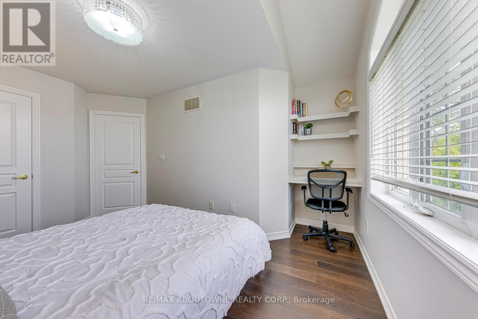 3100 Robert Brown Boulevard, Oakville, Ontario  L6M 4L7 - Photo 27 - W12465318