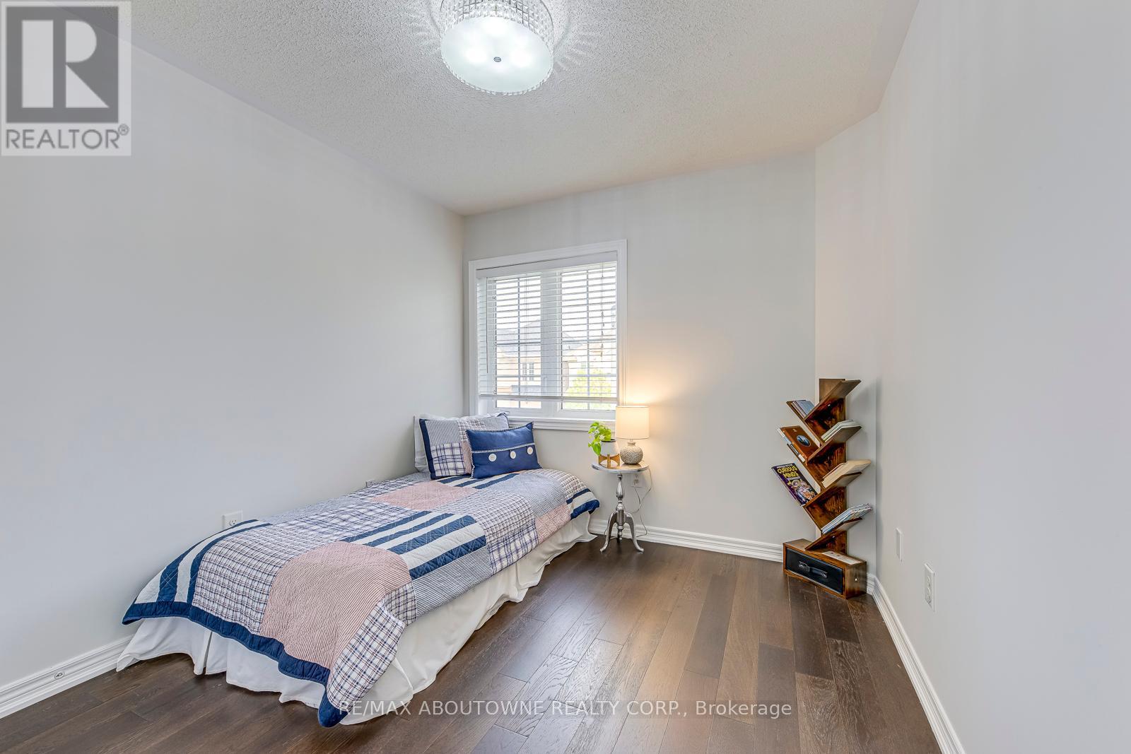 3100 Robert Brown Boulevard, Oakville, Ontario  L6M 4L7 - Photo 28 - W12465318
