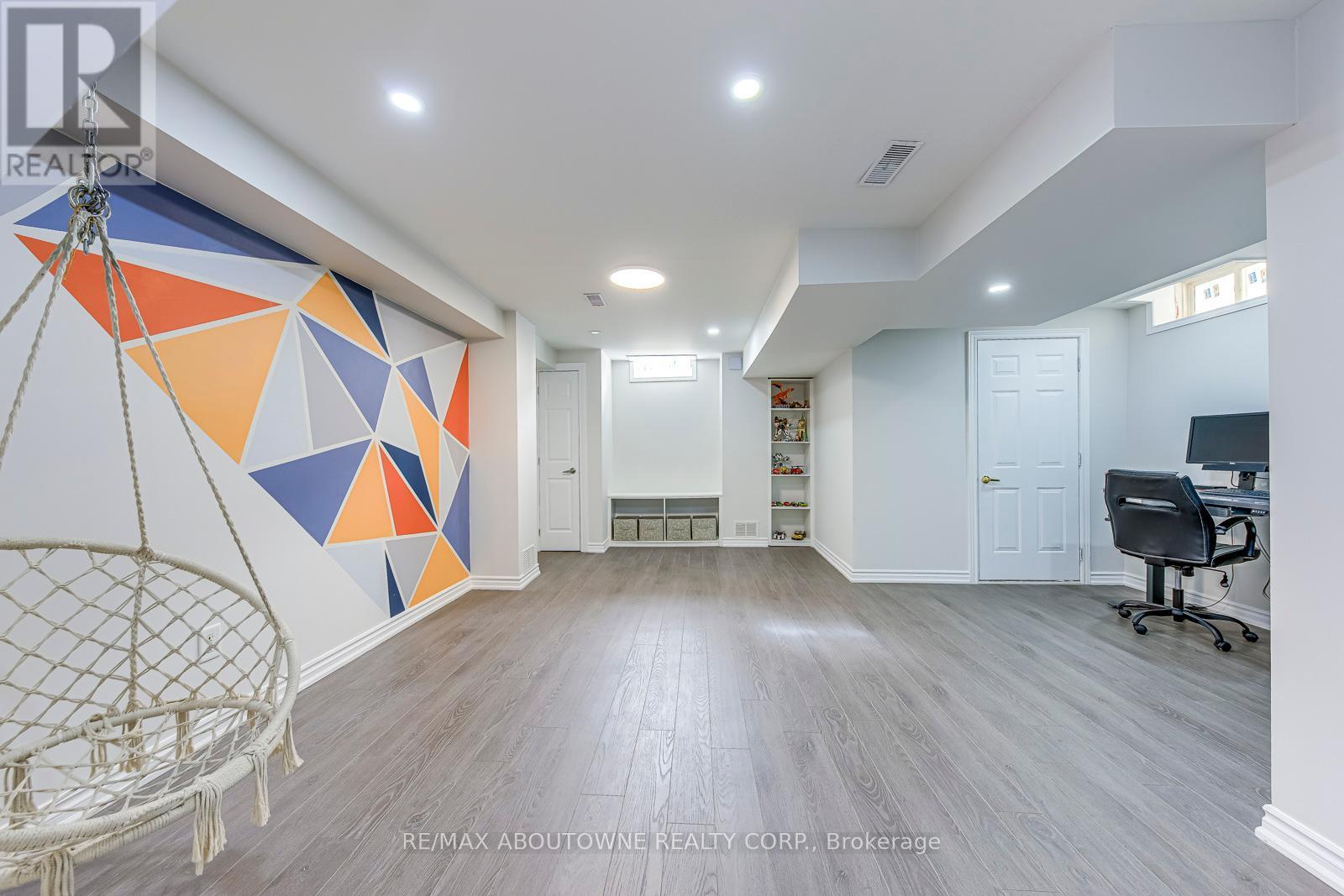 3100 Robert Brown Boulevard, Oakville, Ontario  L6M 4L7 - Photo 36 - W12465318