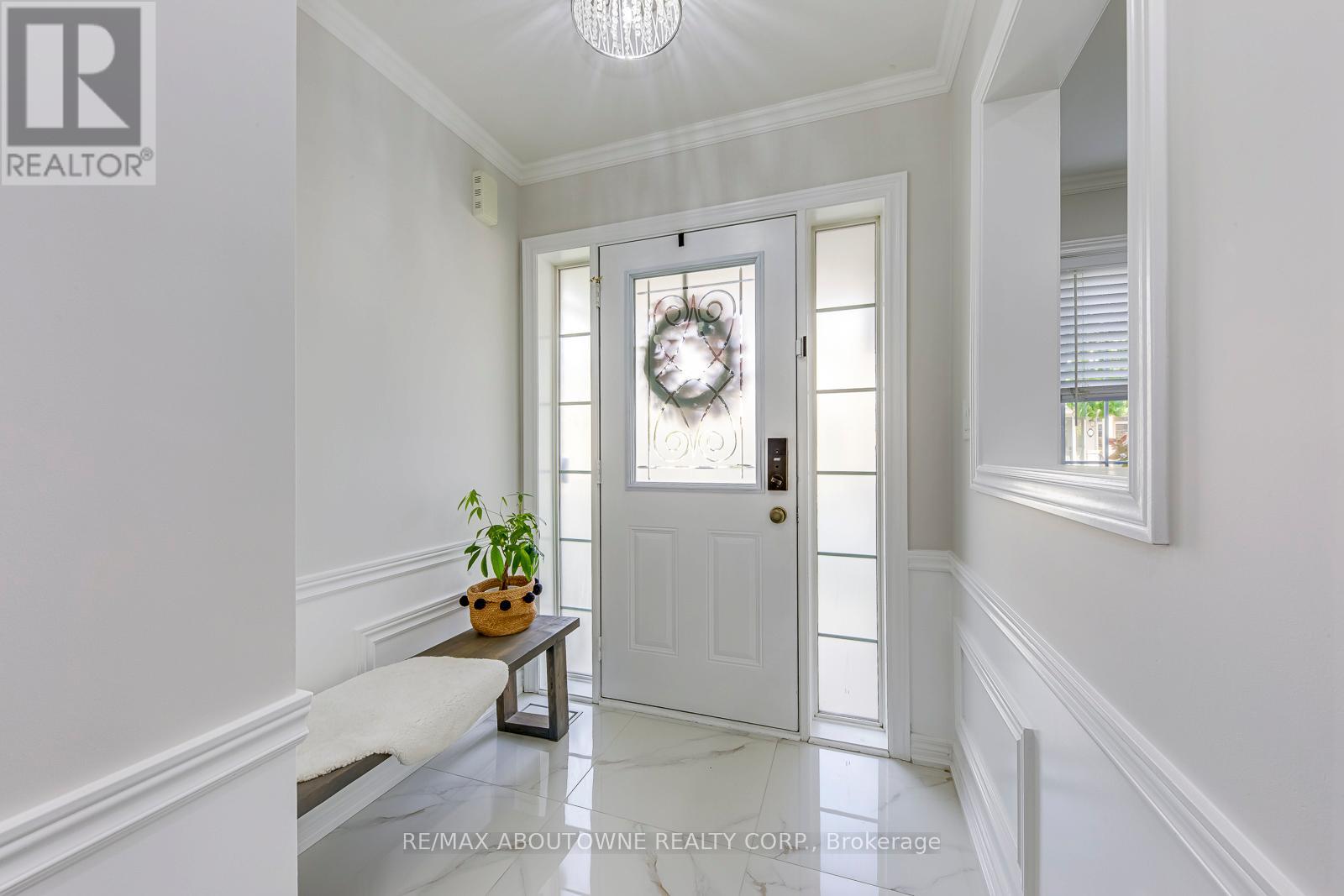 3100 Robert Brown Boulevard, Oakville, Ontario  L6M 4L7 - Photo 4 - W12465318