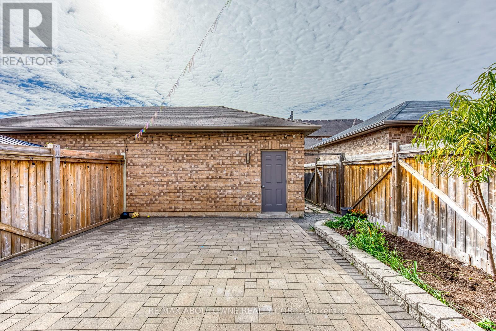 3100 Robert Brown Boulevard, Oakville, Ontario  L6M 4L7 - Photo 40 - W12465318
