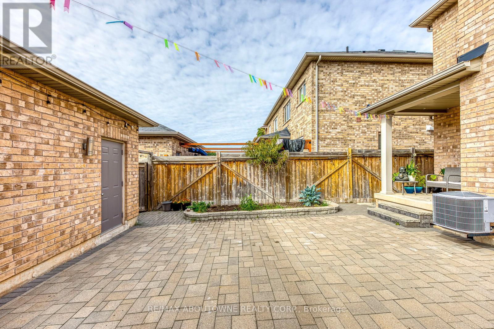 3100 Robert Brown Boulevard, Oakville, Ontario  L6M 4L7 - Photo 42 - W12465318