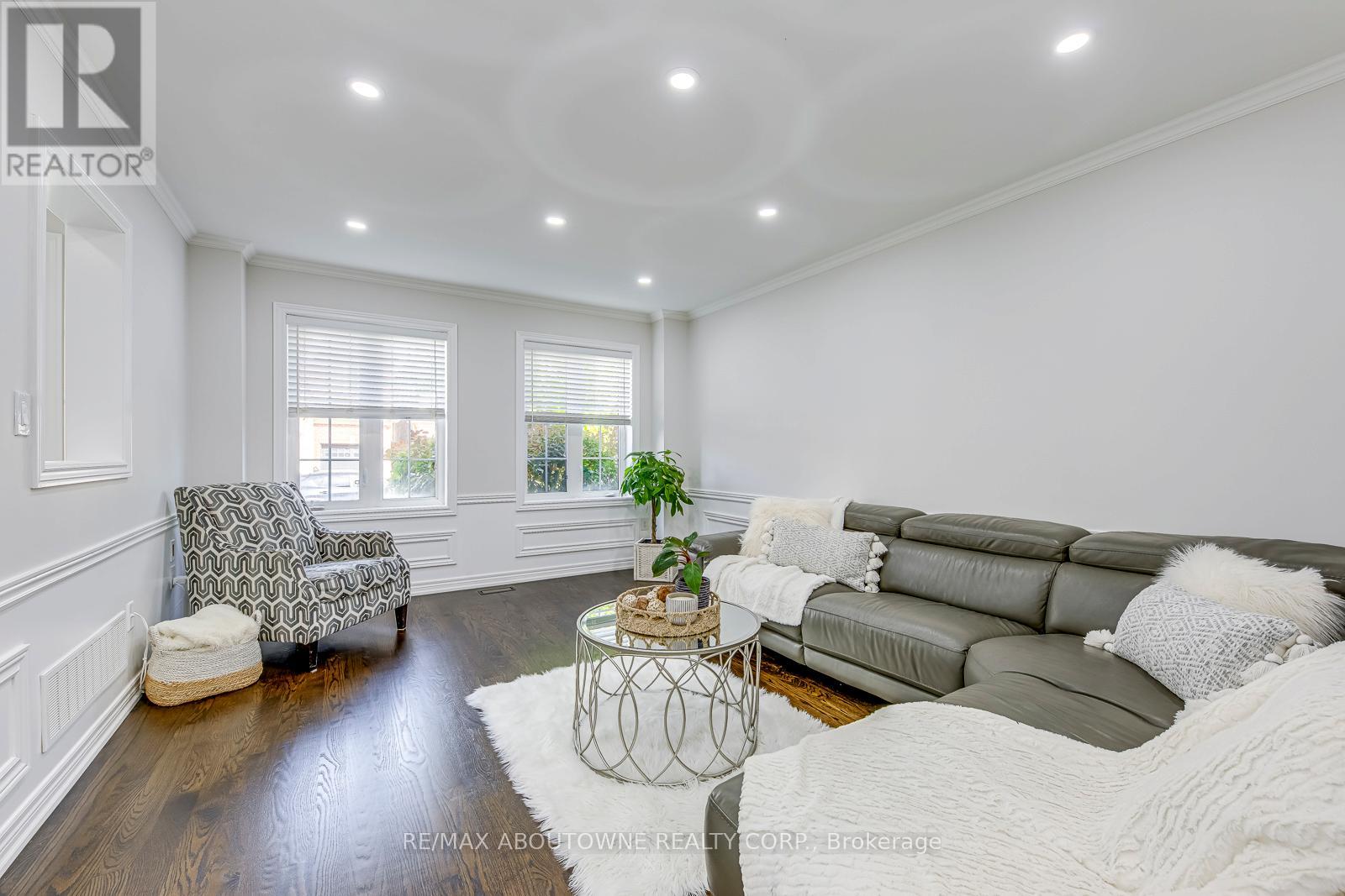 3100 Robert Brown Boulevard, Oakville, Ontario  L6M 4L7 - Photo 6 - W12465318