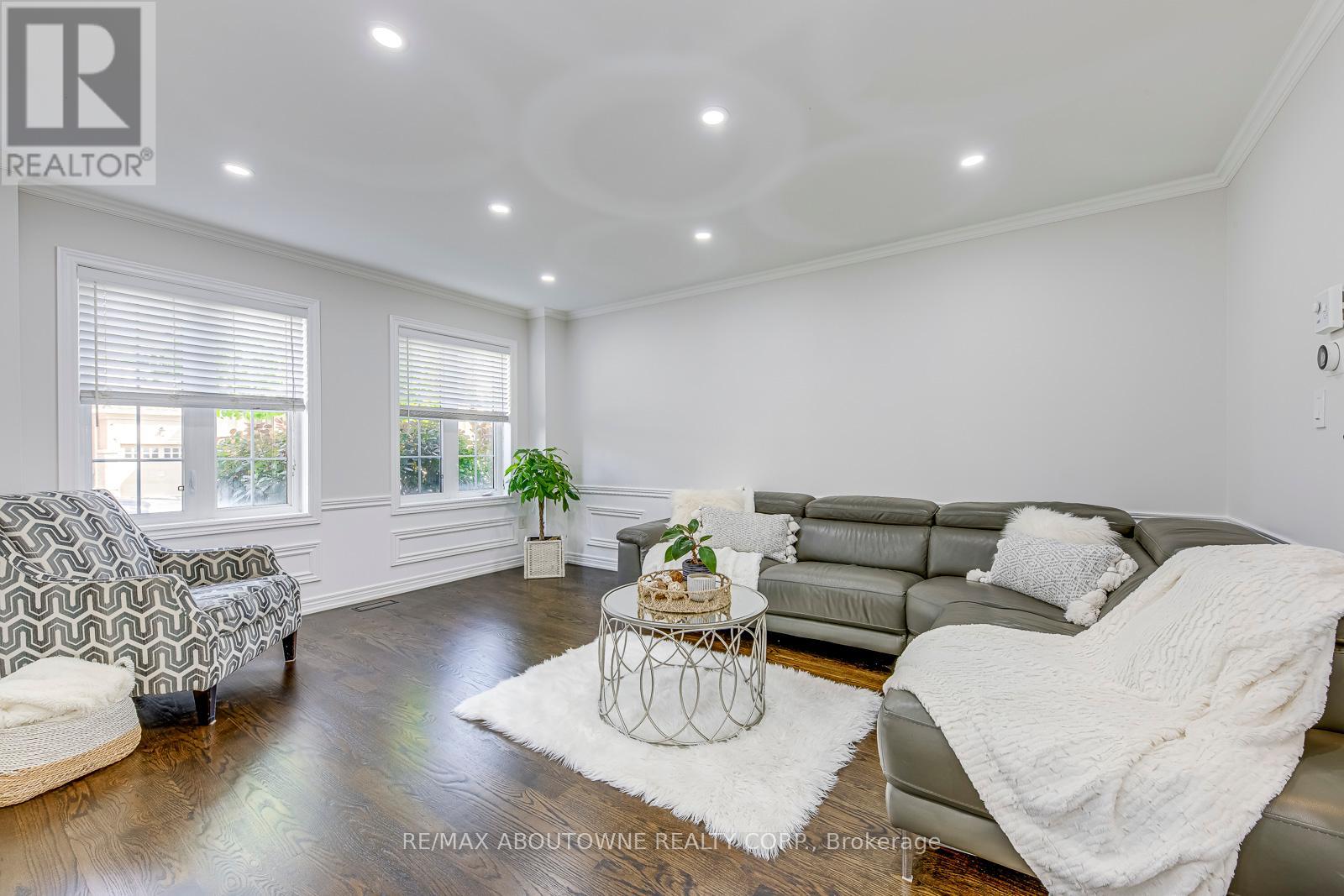 3100 Robert Brown Boulevard, Oakville, Ontario  L6M 4L7 - Photo 7 - W12465318