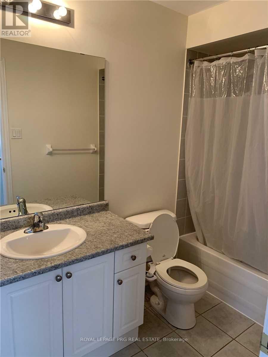 112 Everingham Circle, Brampton, Ontario  L6R 0R9 - Photo 7 - W12465321