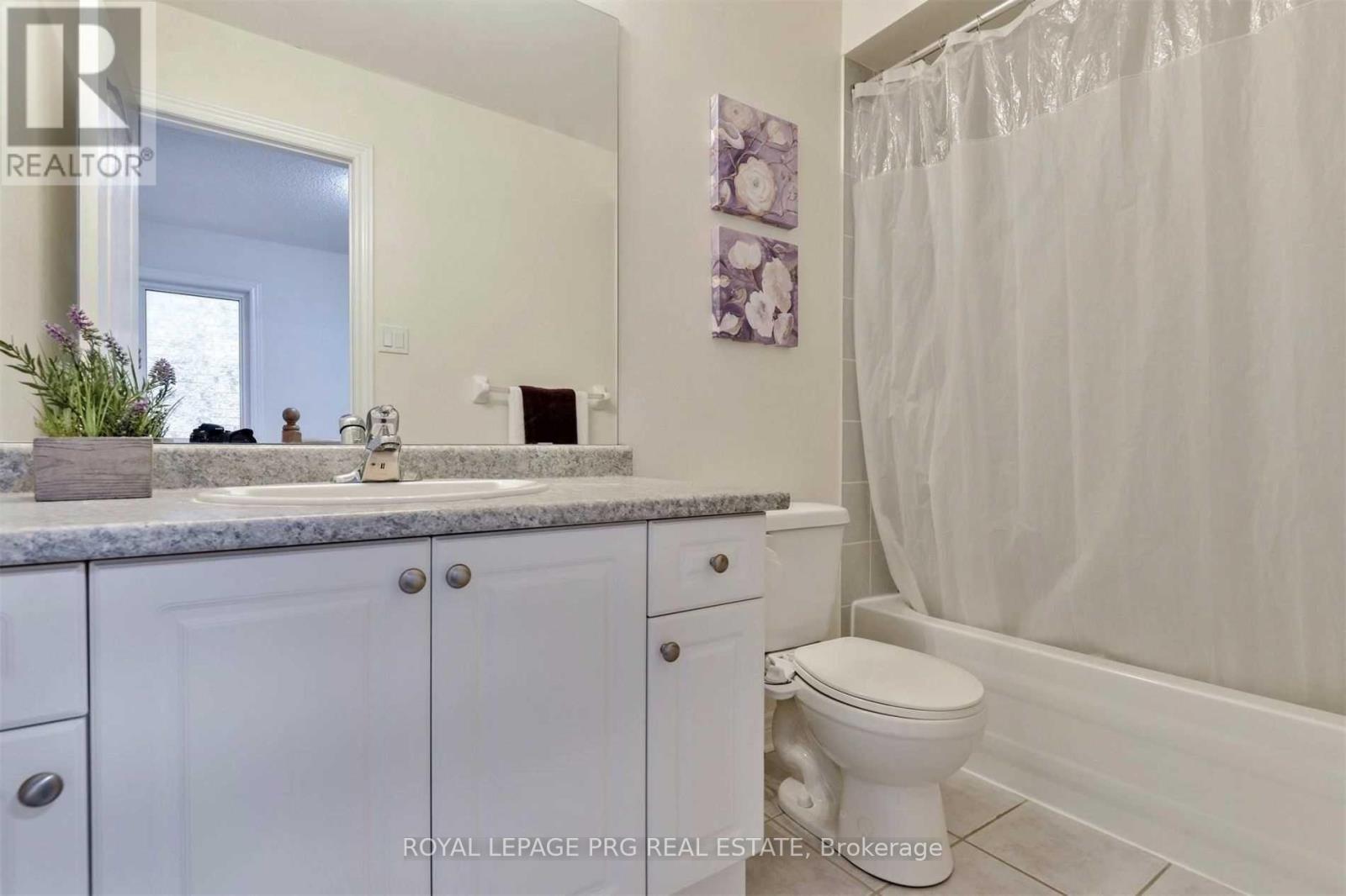 112 Everingham Circle, Brampton, Ontario  L6R 0R9 - Photo 9 - W12465321