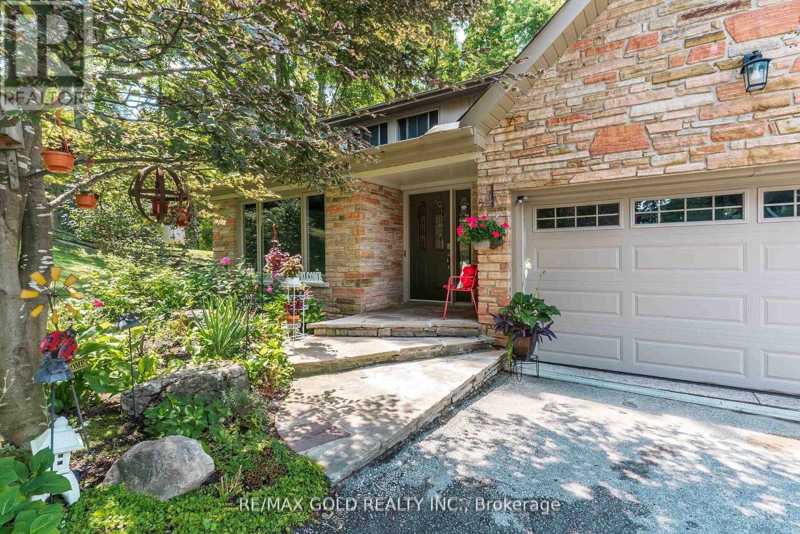 52 Palmer Circle, Caledon (Palgrave), Ontario  L7E 0A5 - Photo 2 - W12465329