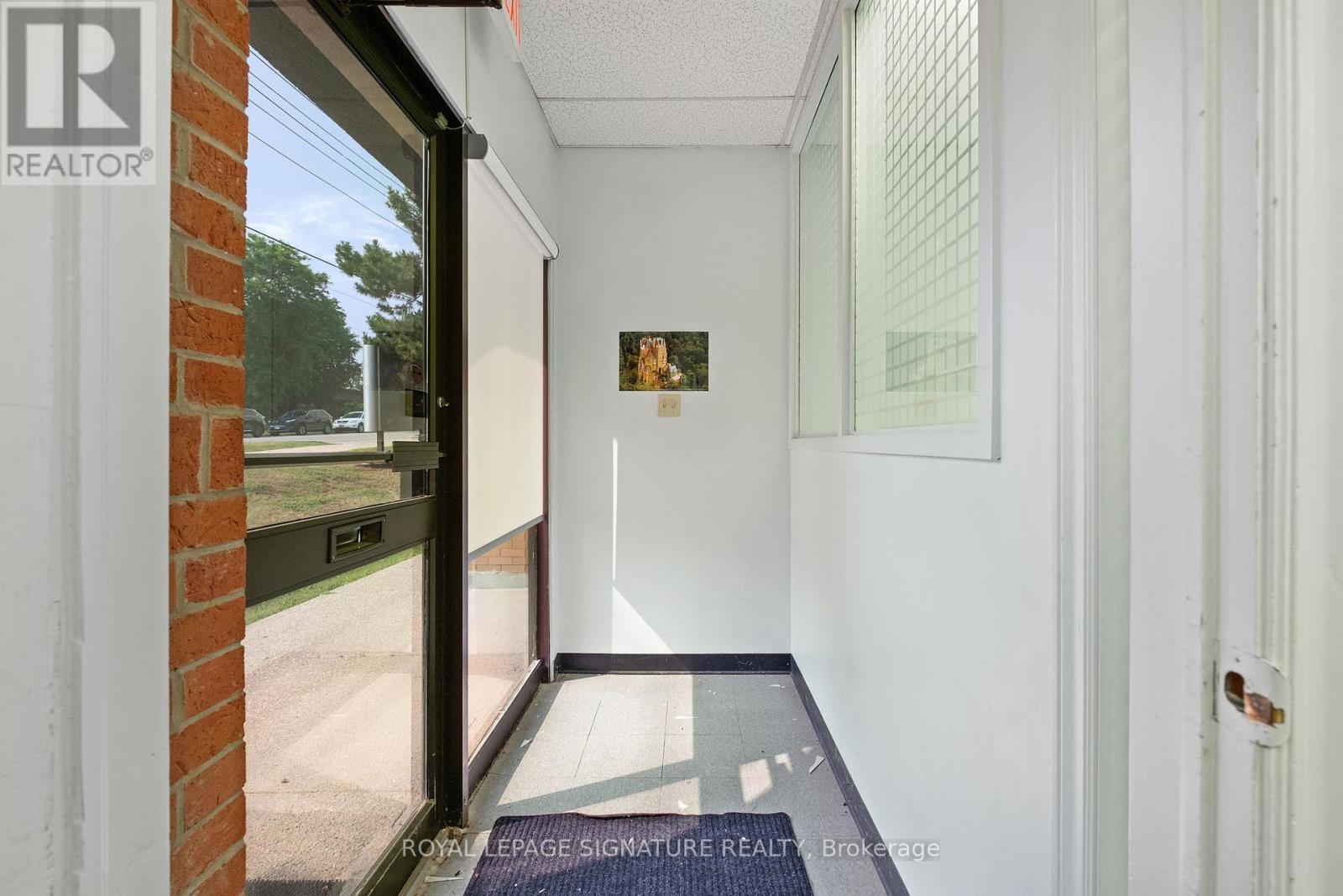 2 - 2285 Dunwin Drive, Mississauga, Ontario  L5L 3S3 - Photo 3 - W12465337