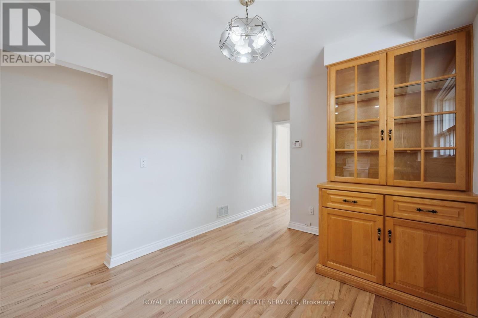 2237 Joyce Street, Burlington, Ontario  L7R 2B6 - Photo 11 - W12465363