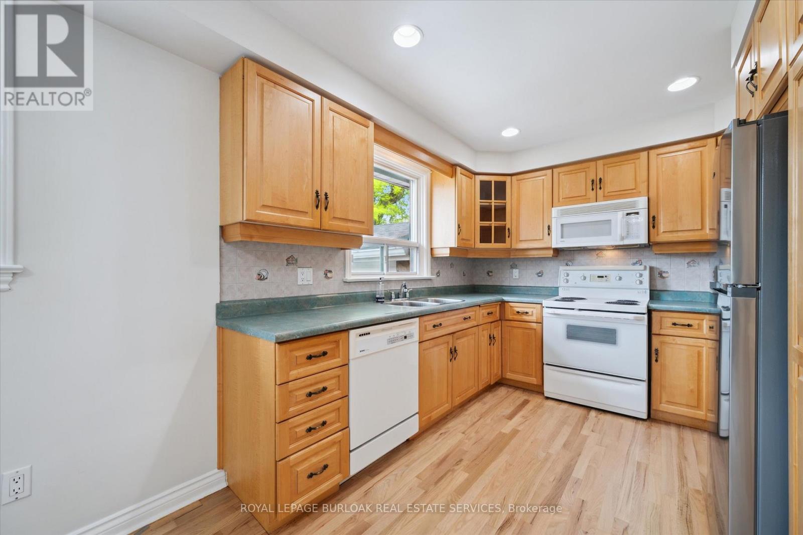 2237 Joyce Street, Burlington, Ontario  L7R 2B6 - Photo 13 - W12465363