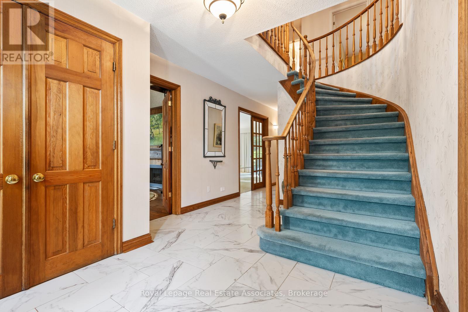 2235 Bennington Gate, Oakville, Ontario  L6J 5Z3 - Photo 3 - W12465379