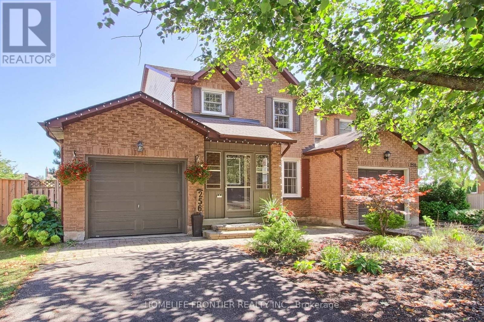 256 ROSS LANE, Oakville, Ontario