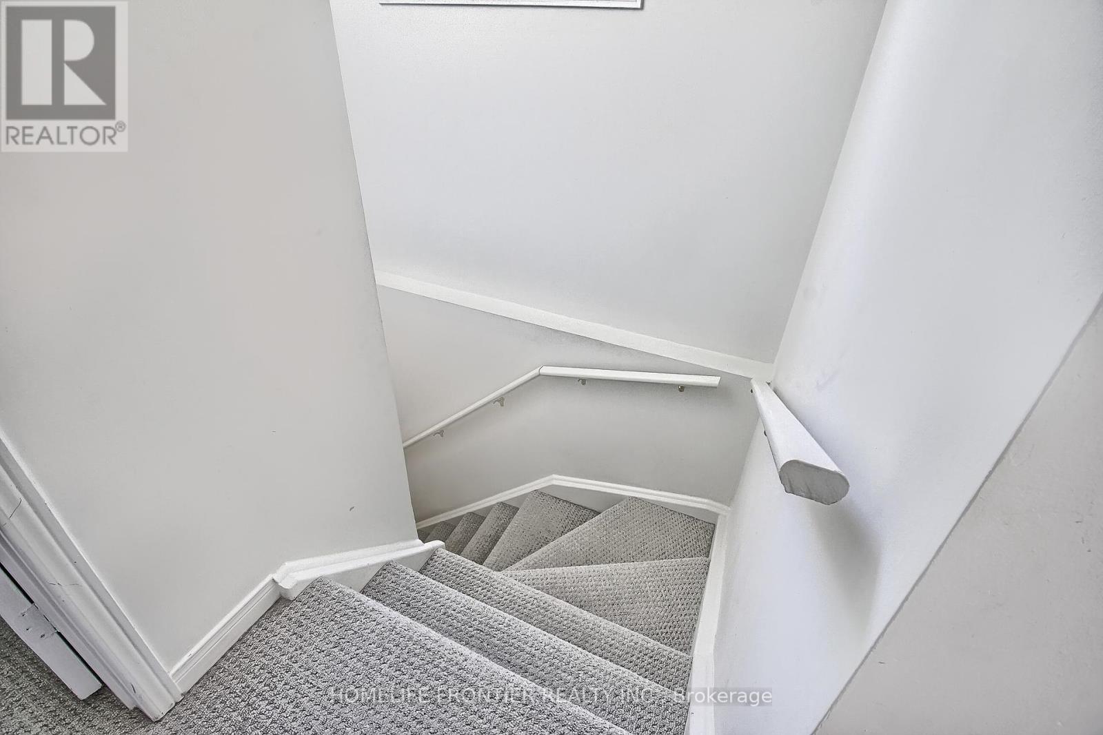 256 Ross Lane, Oakville, Ontario  L6H 5E5 - Photo 28 - W12465422