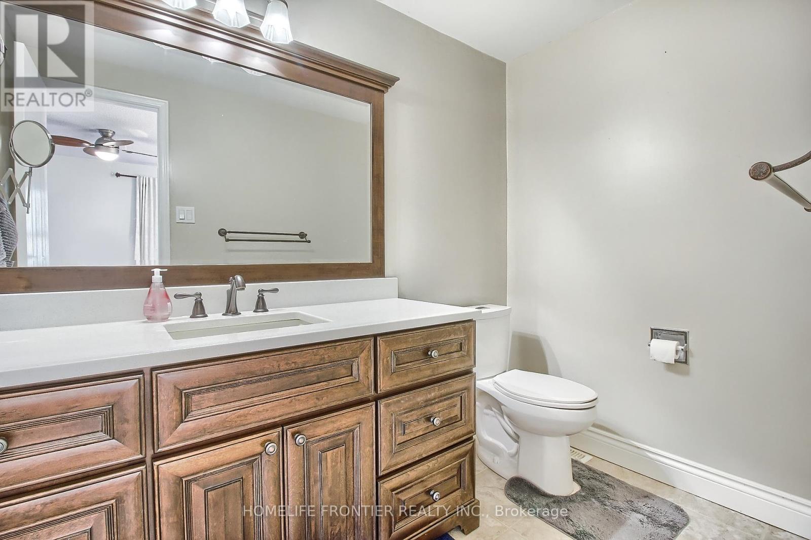 256 Ross Lane, Oakville, Ontario  L6H 5E5 - Photo 33 - W12465422
