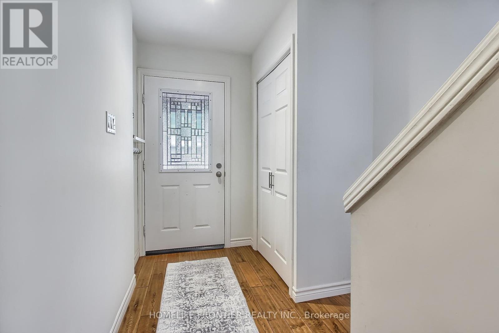 256 Ross Lane, Oakville, Ontario  L6H 5E5 - Photo 7 - W12465422