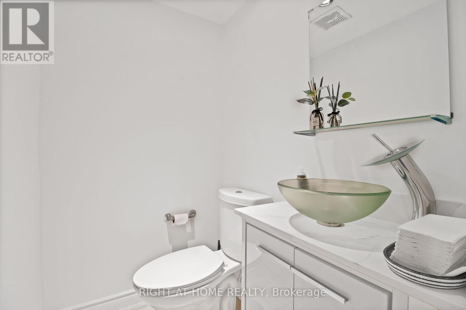 31 Judy Sgro Avenue, Toronto, Ontario  M3L 0A8 - Photo 27 - W12465457