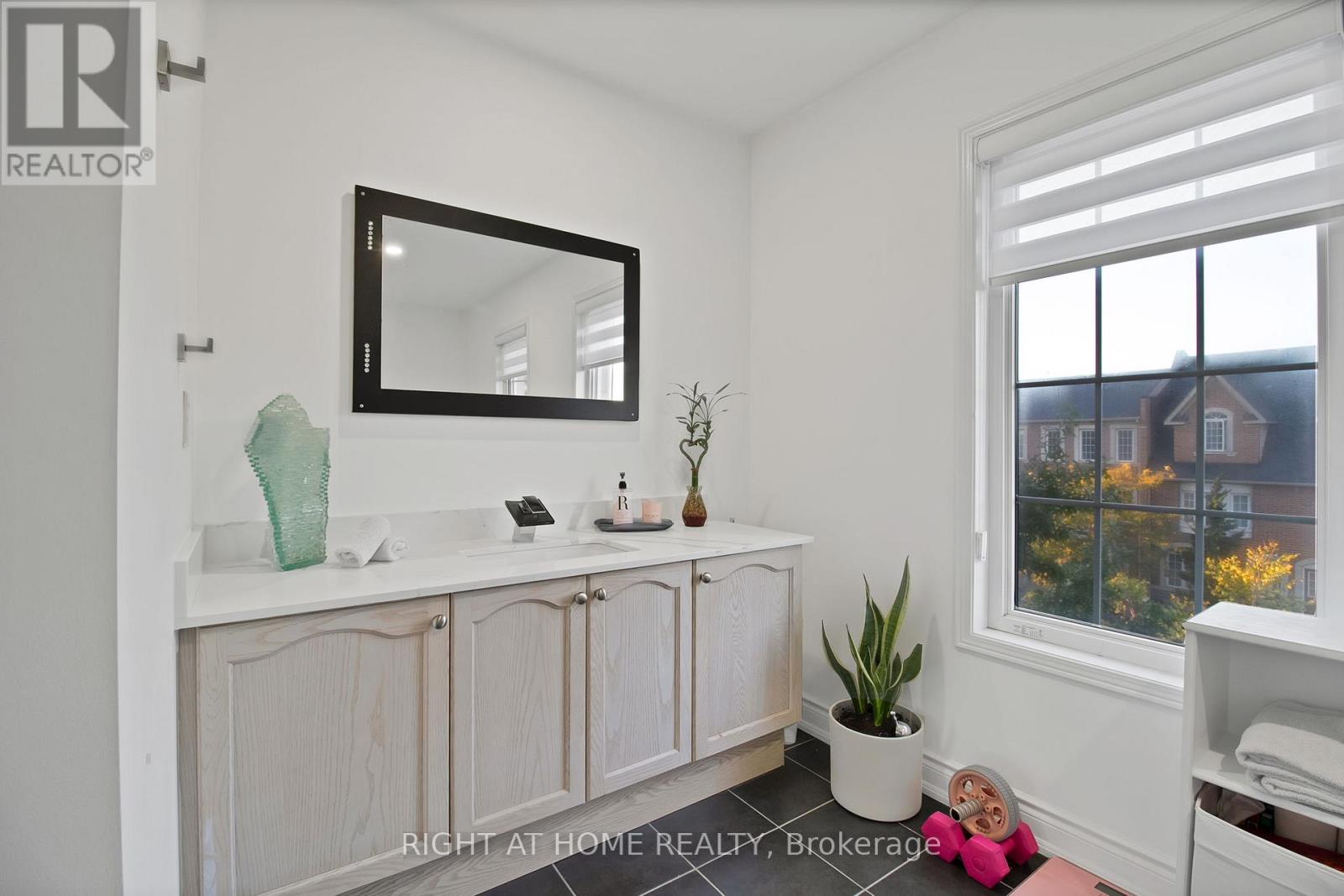 31 Judy Sgro Avenue, Toronto, Ontario  M3L 0A8 - Photo 30 - W12465457