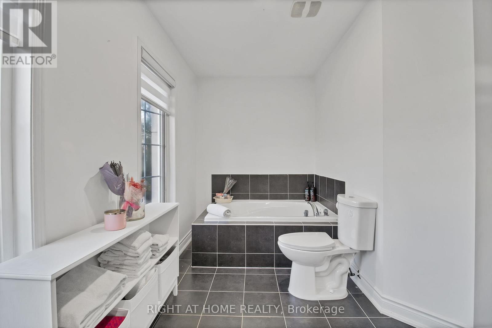 31 Judy Sgro Avenue, Toronto, Ontario  M3L 0A8 - Photo 31 - W12465457