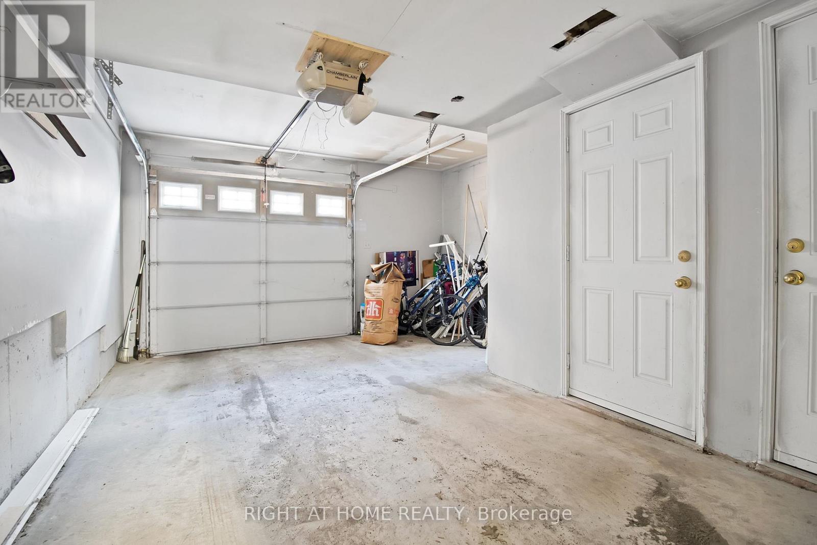 31 Judy Sgro Avenue, Toronto, Ontario  M3L 0A8 - Photo 37 - W12465457