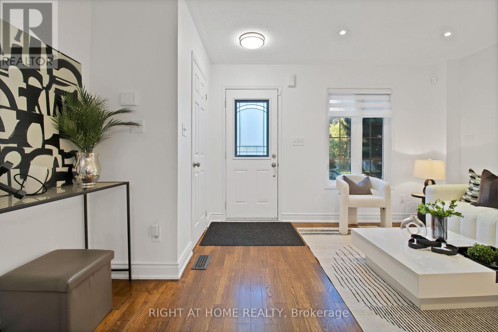 31 Judy Sgro Avenue, Toronto, Ontario  M3L 0A8 - Photo 5 - W12465457