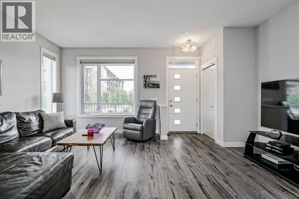 305 Seton Circle Se, Calgary, Alberta  T3M 2V8 - Photo 4 - A2256443