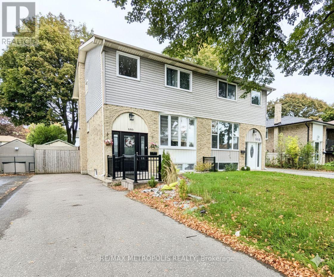 660 BERWICK CRESCENT, Oshawa, Ontario
