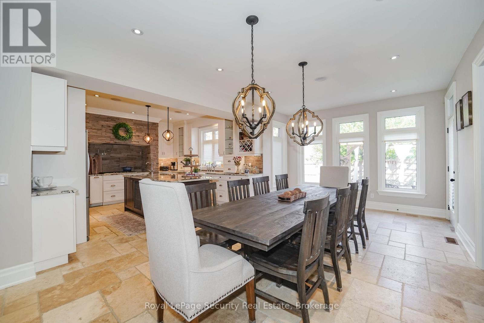 7 Trimingham Court, Richmond Hill (South Richvale), Ontario  L4C 6W9 - Photo 7 - N12465197