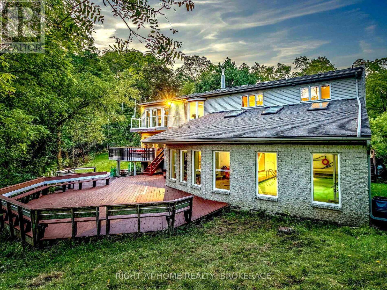 774 Old Dundas Road, Hamilton, Ontario  L9H 5E3 - Photo 9 - X12186493
