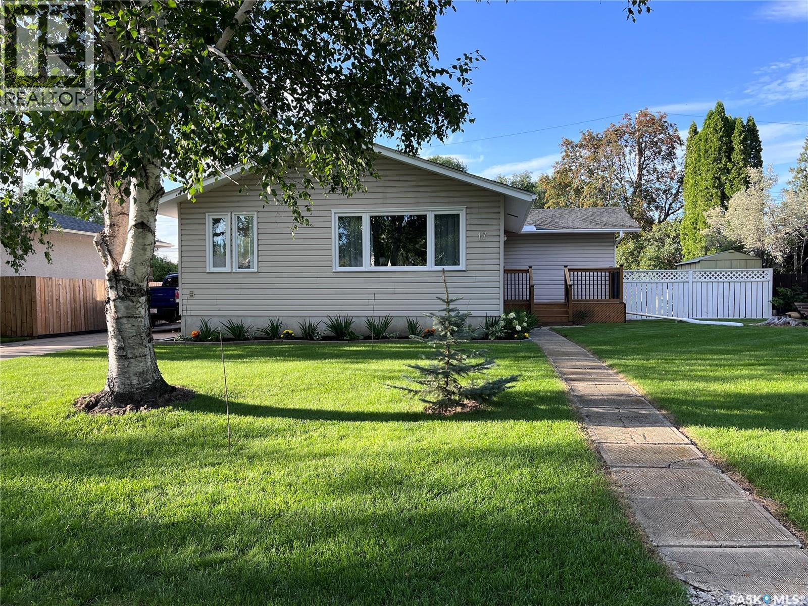 17 Mitchell Street, Saskatoon, Saskatchewan  S7H 3E9 - Photo 3 - SK020794