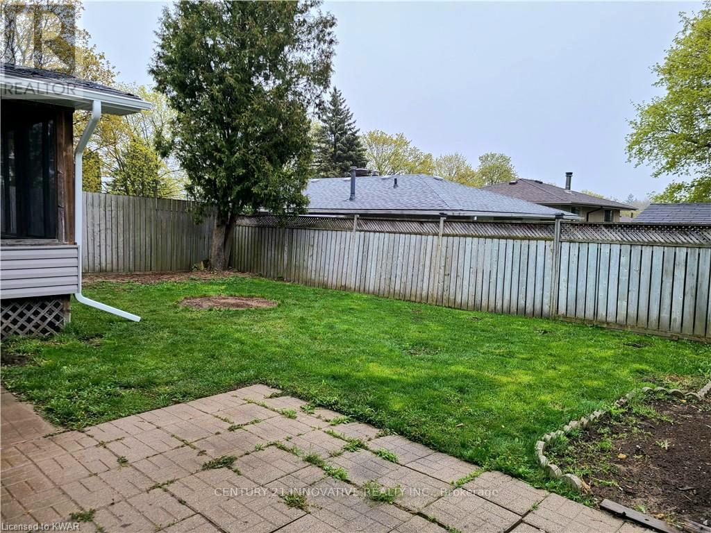 75 Pepperwood Crescent, Kitchener, Ontario  N2A 2R4 - Photo 13 - X12465300