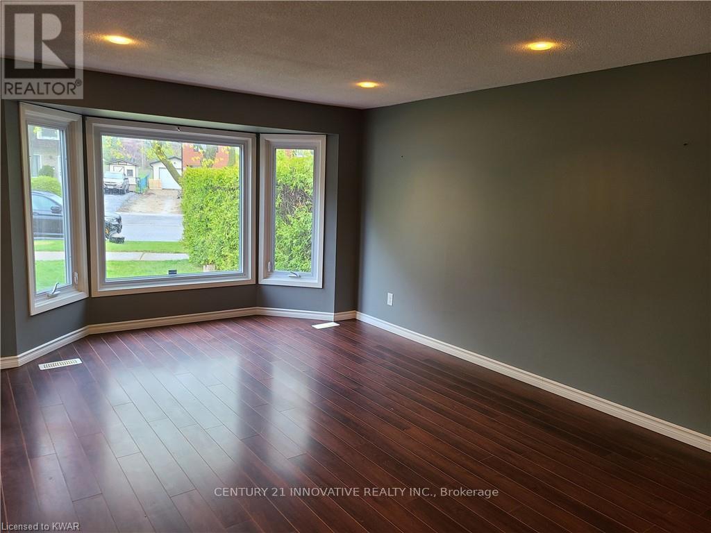 75 Pepperwood Crescent, Kitchener, Ontario  N2A 2R4 - Photo 2 - X12465300