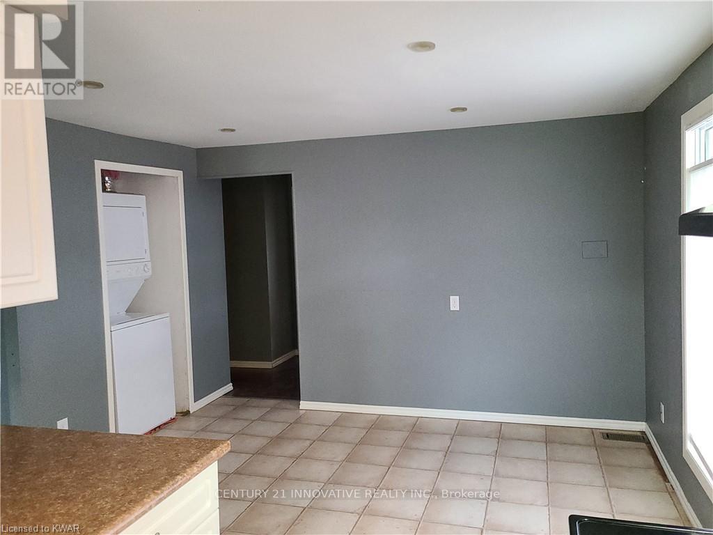 75 Pepperwood Crescent, Kitchener, Ontario  N2A 2R4 - Photo 7 - X12465300