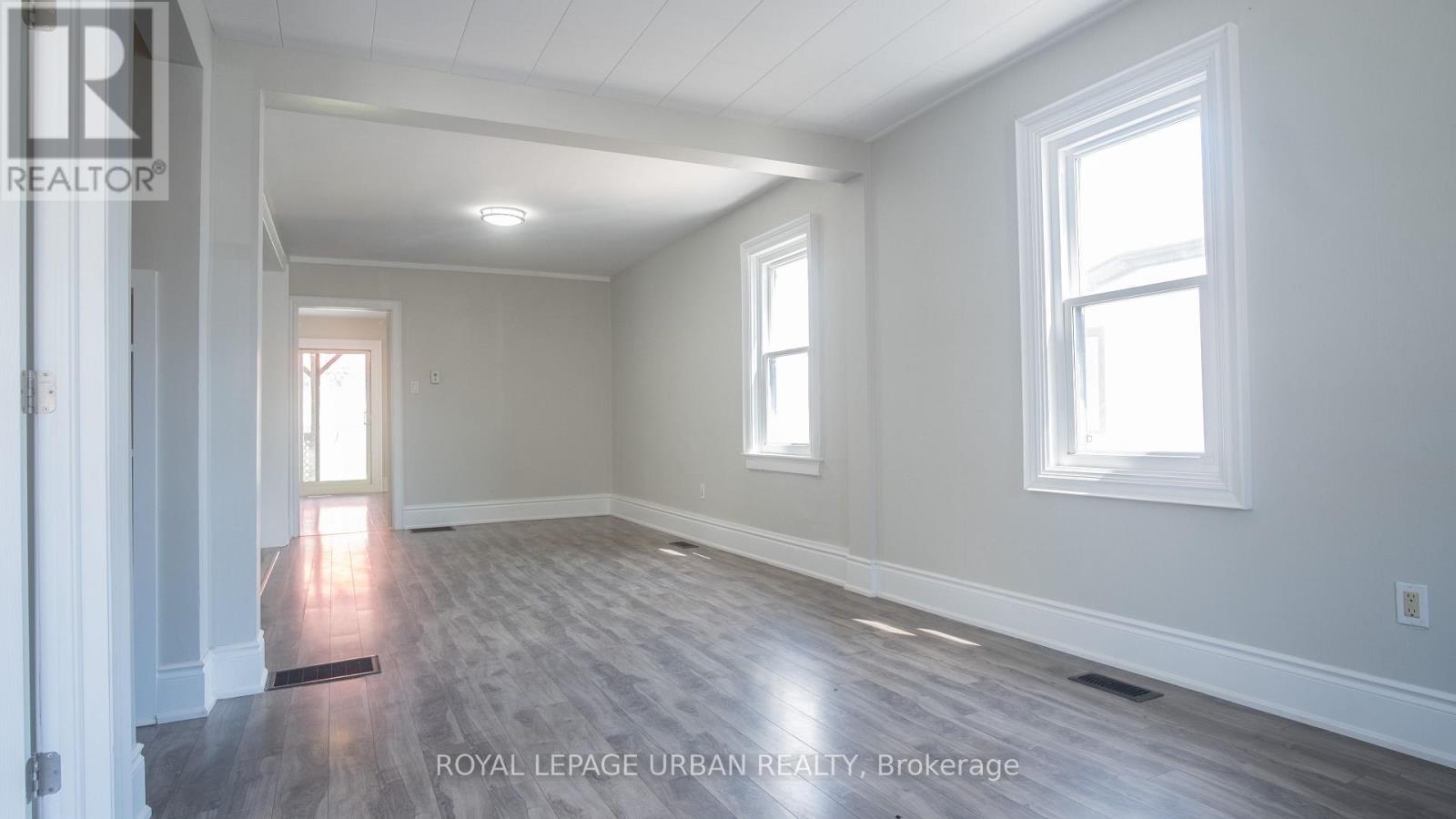 36 Welland Street, Welland, Ontario  L3B 4E4 - Photo 4 - X12465322