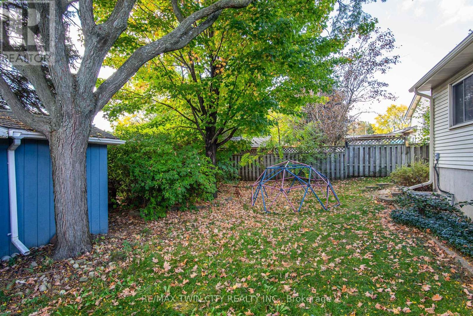 19 Keewatin Avenue, Kitchener, Ontario  N2B 3M1 - Photo 14 - X12465330