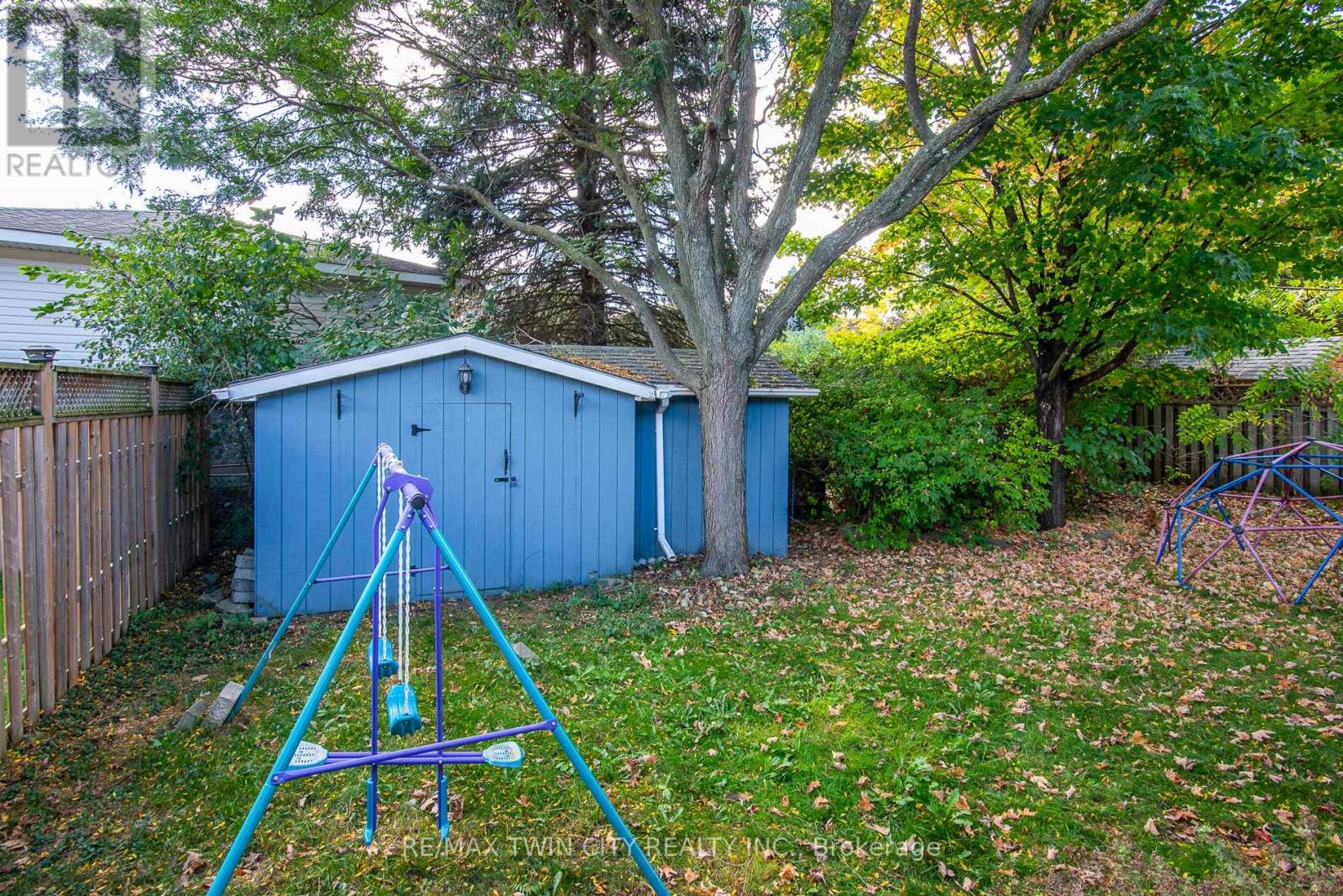19 Keewatin Avenue, Kitchener, Ontario  N2B 3M1 - Photo 15 - X12465330